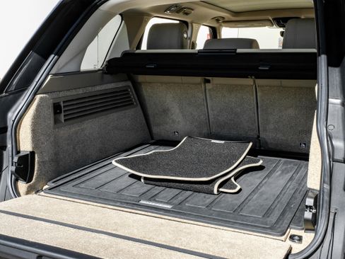 Used 2017 Land Rover Range Rover HSE image 47