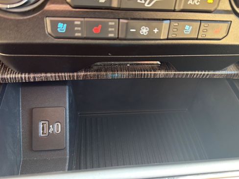 Used 2020 Ford F250 Lariat w/ Chrome Package AWD/4WD image 28