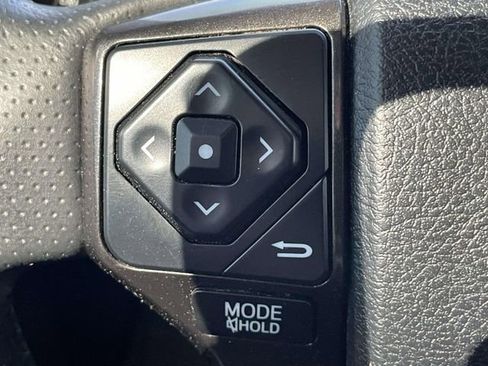 Used 2017 Toyota 4Runner TRD Off-Road AWD/4WD image 21
