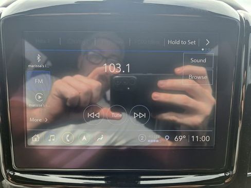 Used 2023 Chevrolet Traverse Premier w/ Redline Edition FWD image 19