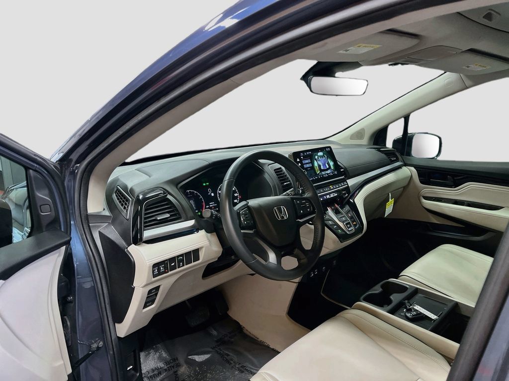 Used 2025 Honda Odyssey Touring image 9