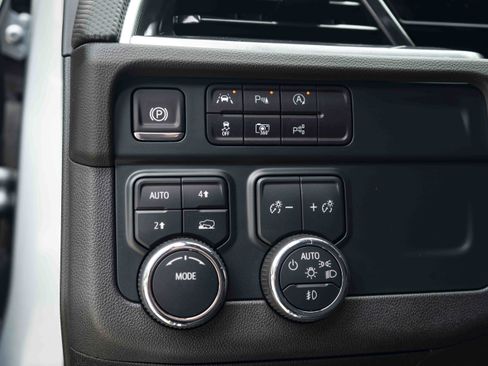 Used 2025 Chevrolet Tahoe RST w/ Comfort Package AWD/4WD image 39
