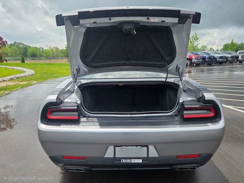 Used 2015 Dodge Challenger R/T Scat Pack w/ Leather Interior Group RWD image 10