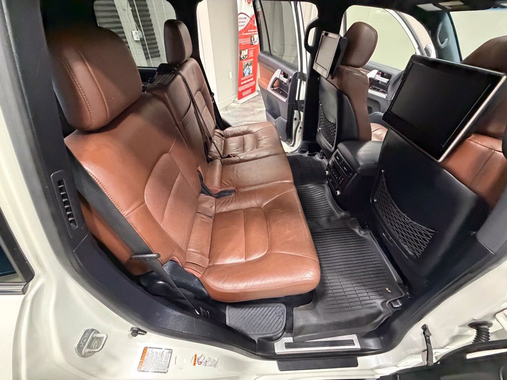 Used 2016 Toyota Land Cruiser AWD/4WD image 58