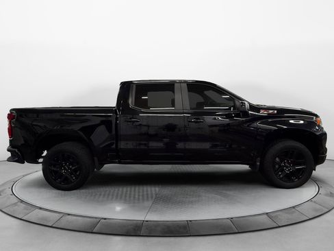 Used 2024 Chevrolet Silverado 1500 RST w/ Z71 Off-Road Package AWD/4WD image 2