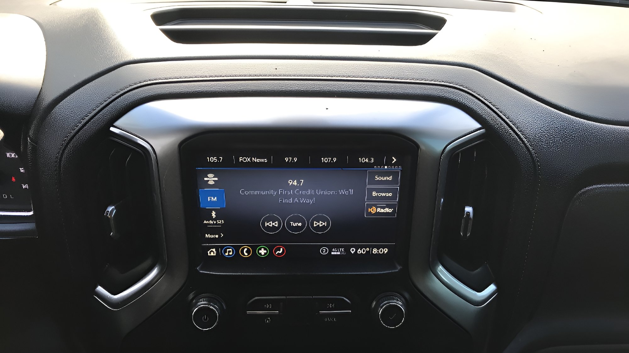 Used 2020 Chevrolet Silverado 1500 RST AWD/4WD image 6