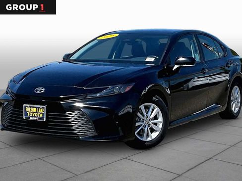Used 2025 Toyota Camry LE FWD image 1