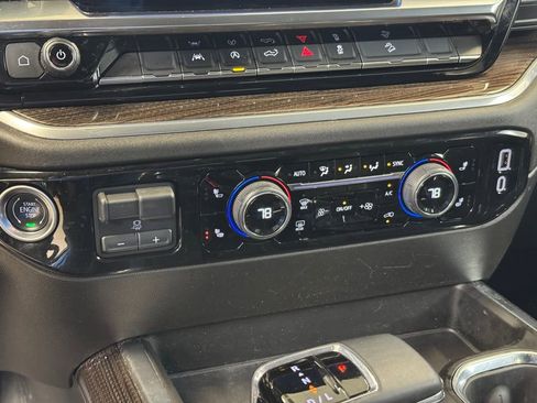 Used 2025 Chevrolet Silverado 1500 LT AWD/4WD image 35