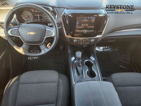 Used 2023 Chevrolet Traverse LT image 26