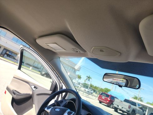 Used 2013 Ford Focus SE FWD image 33
