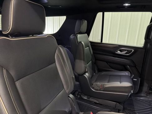Used 2021 Chevrolet Tahoe Premier w/ Premium Package AWD/4WD image 18