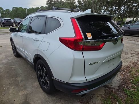 Used 2019 Honda CR-V Touring image 4