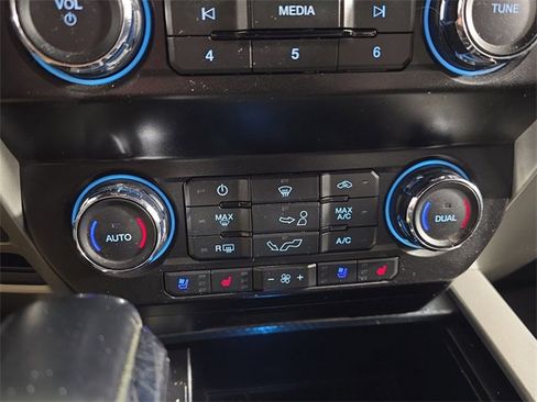 Used 2019 Ford F150 Lariat image 17