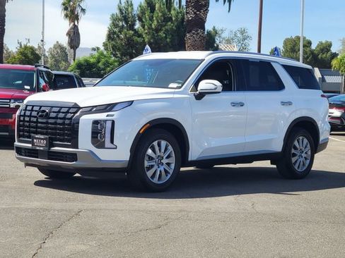 Used 2025 Hyundai Palisade SEL FWD image 2