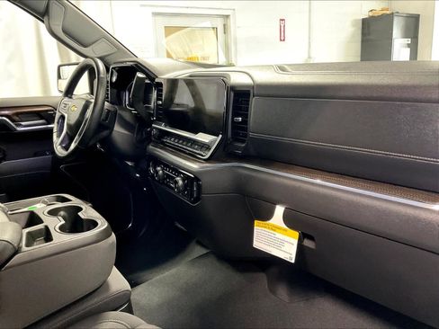 Used 2024 Chevrolet Silverado 1500 LT AWD/4WD image 14