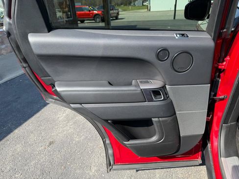 Used 2019 Land Rover Range Rover Sport HSE image 17