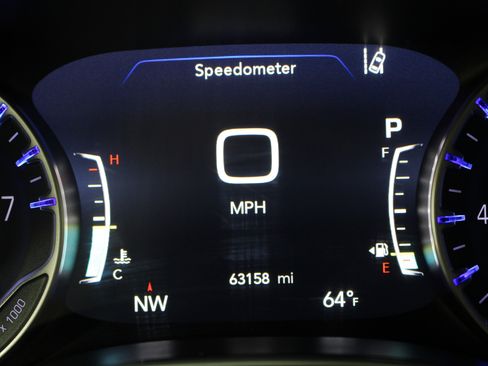 Used 2023 Chrysler Pacifica Limited FWD image 13
