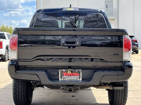 Used 2022 Toyota Tacoma TRD Off-Road w/ Technology Package image 5