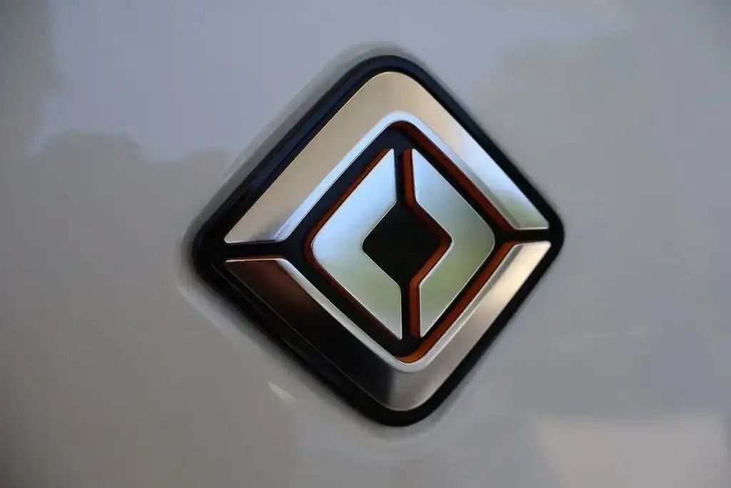 Used 2024 Rivian R1S Adventure Quad AWD/4WD image 26