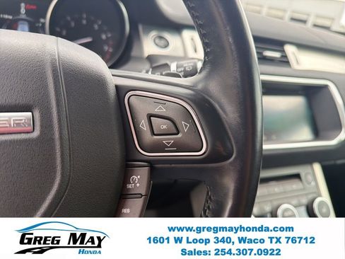 Used 2017 Land Rover Range Rover Evoque SE Premium image 11