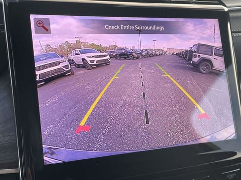 New 2025 Jeep Grand Cherokee Limited image 3