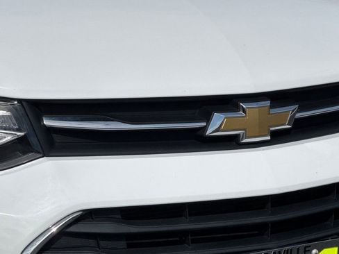 Used 2018 Chevrolet Trax LT w/ LT Convenience Package image 8