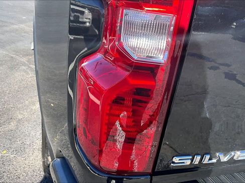 Used 2022 Chevrolet Silverado 2500 Custom w/ Custom Value Package image 22