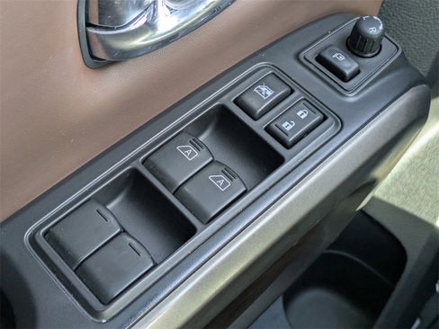 Used 2021 Nissan Titan Platinum Reserve image 23