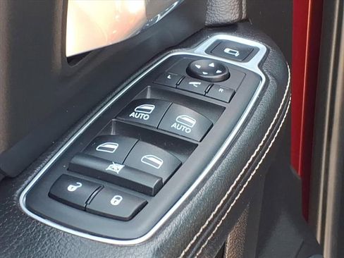 Used 2019 RAM 3500 Laramie image 12