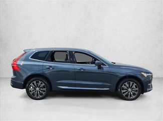 Used 2022 Volvo XC60 B6 Inscription w/ Advanced Package AWD/4WD video 4