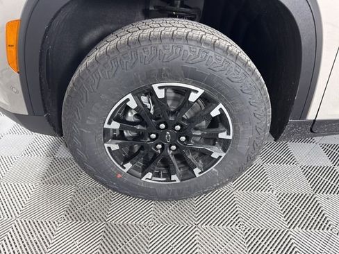 New 2026 Chevrolet Traverse Z71 w/ Enhanced Driving Package AWD/4WD image 9