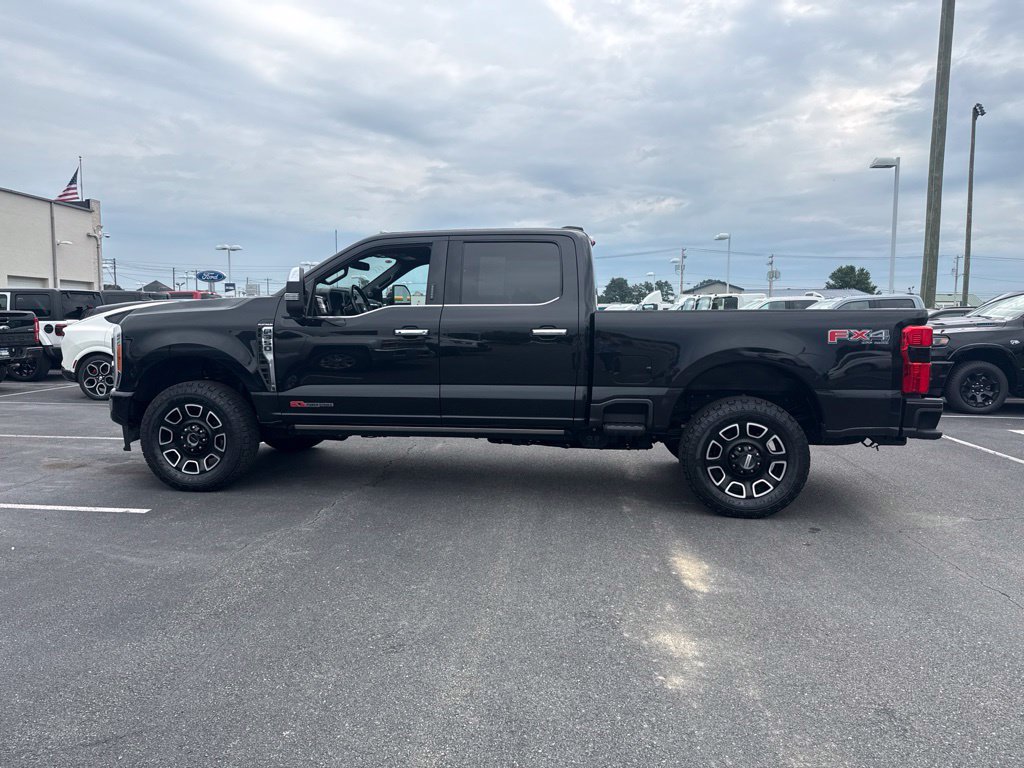 Used 2023 Ford F350 Platinum AWD/4WD image 2