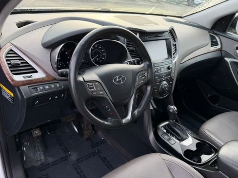 Used 2017 Hyundai Santa Fe Limited image 11