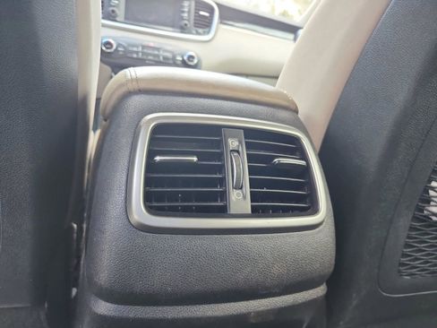 Used 2017 Kia Sorento LX w/ LX Convenience Package image 23