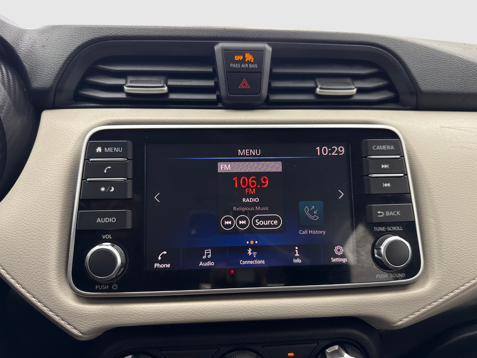 Used 2021 Nissan Versa SV FWD image 24