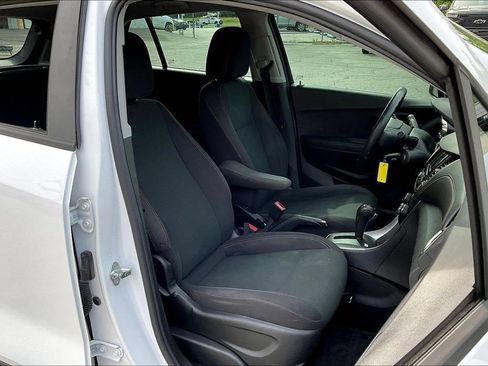 Used 2019 Chevrolet Trax LS FWD image 7