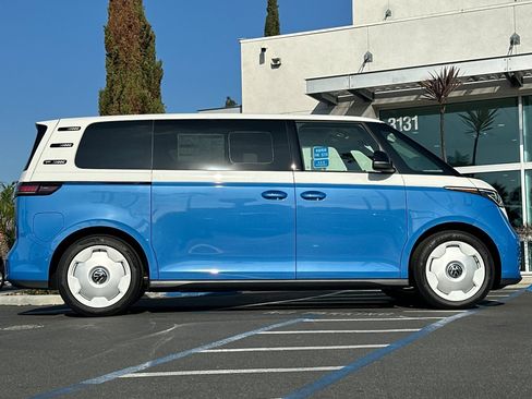 New 2025 Volkswagen ID. Buzz 1st Edition image 4