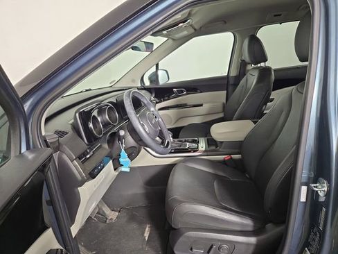 Certified 2023 Kia Carnival EX image 13