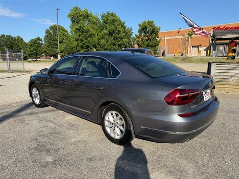 Used 2017 Volkswagen Passat 1.8T S FWD image 3