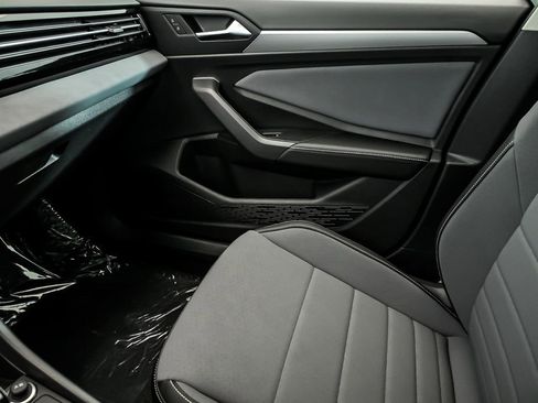 New 2026 Volkswagen Jetta SE FWD image 17