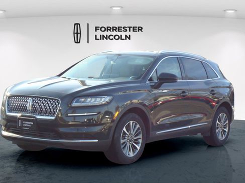 Used 2022 Lincoln Nautilus AWD w/ Premium Package image 7
