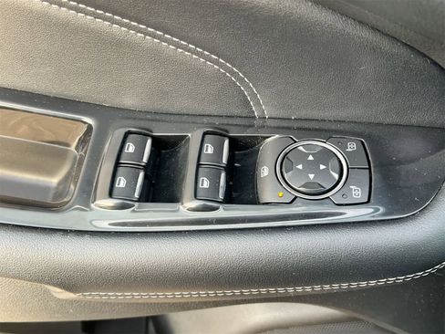 Used 2017 Ford Edge Titanium w/ Technology Package image 17