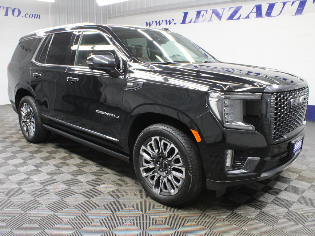 Used 2023 GMC Yukon Denali Ultimate AWD/4WD image 3
