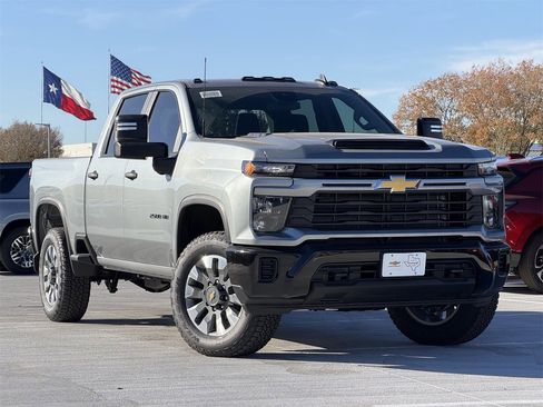 New 2026 Chevrolet Silverado 2500 Custom image 2