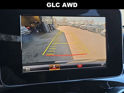 Used 2017 Mercedes-Benz GLC 300 4MATIC image 25