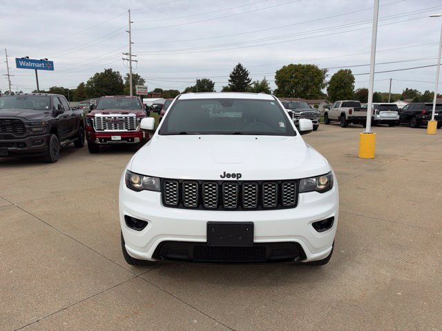 Used 2021 Jeep Grand Cherokee Laredo X AWD/4WD image 2