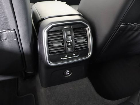 Certified 2026 Porsche Macan S AWD/4WD image 23