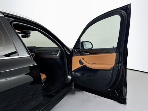 Used 2024 BMW X3 xDrive30i w/ Premium Package w/ZPA image 29