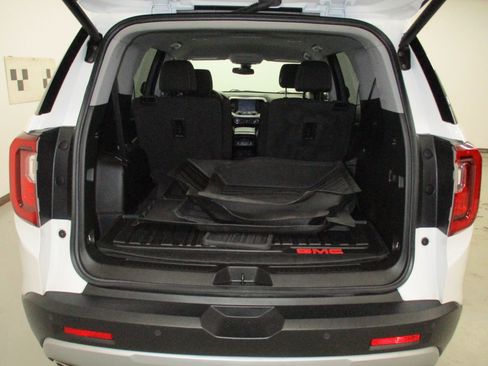 Certified 2023 GMC Acadia SLE w/ Driver Convenience Package image 23