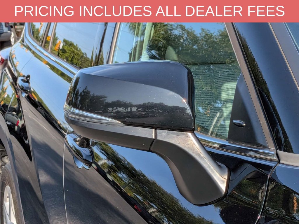 Used 2022 Toyota Highlander LE FWD image 13